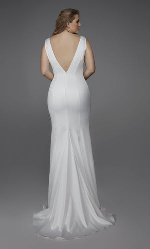 UNK-7019. Long, Plunging Neckline, Fit and Flare image 4
