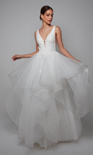UNK-7082. Long, Plunging Neckline, Ball Gown image 3