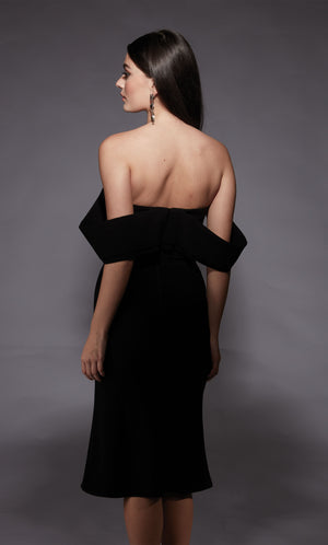 UNK-70055. Short, Strapless, Straight, Closed Back image 1