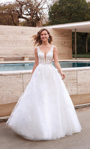UNK-7039. Long Wedding Dress, Plunging Neckline, Ball Gown image 3