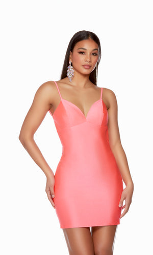 UNK-4695. Short, Sweetheart Neckline, Straight image 1