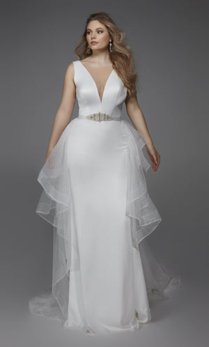 UNK-7019. Long, Plunging Neckline, Fit and Flare image 5