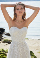 UNK-Posey image 3