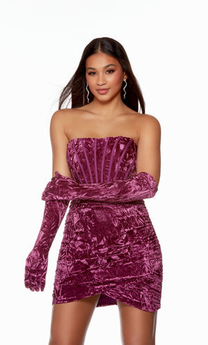 UNK-4692. Short, Strapless, Straight, Closed Back image 4