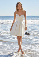 UNK-Lesley image 0
