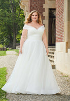 UNK-Evette image 0