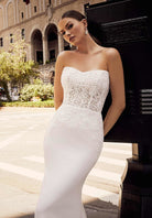 UNK-Jolie image 3