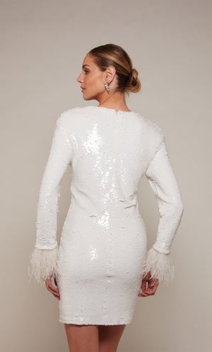 UNK-70027. Short, V-neck, Straight, Closed Back image 2