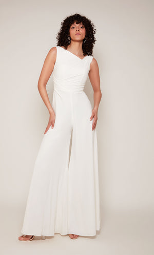 UNK-70052. Short, V-neck, Jumpsuit, Closed Back image 2