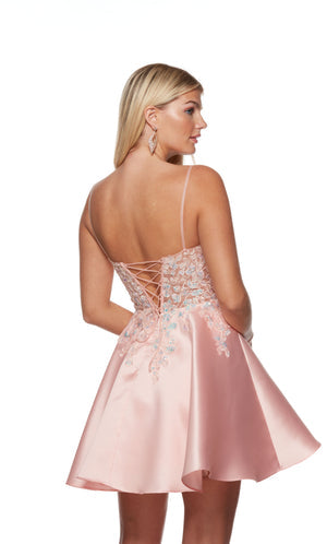 UNK-3131. Short, Plunging Neckline, A-line image 1