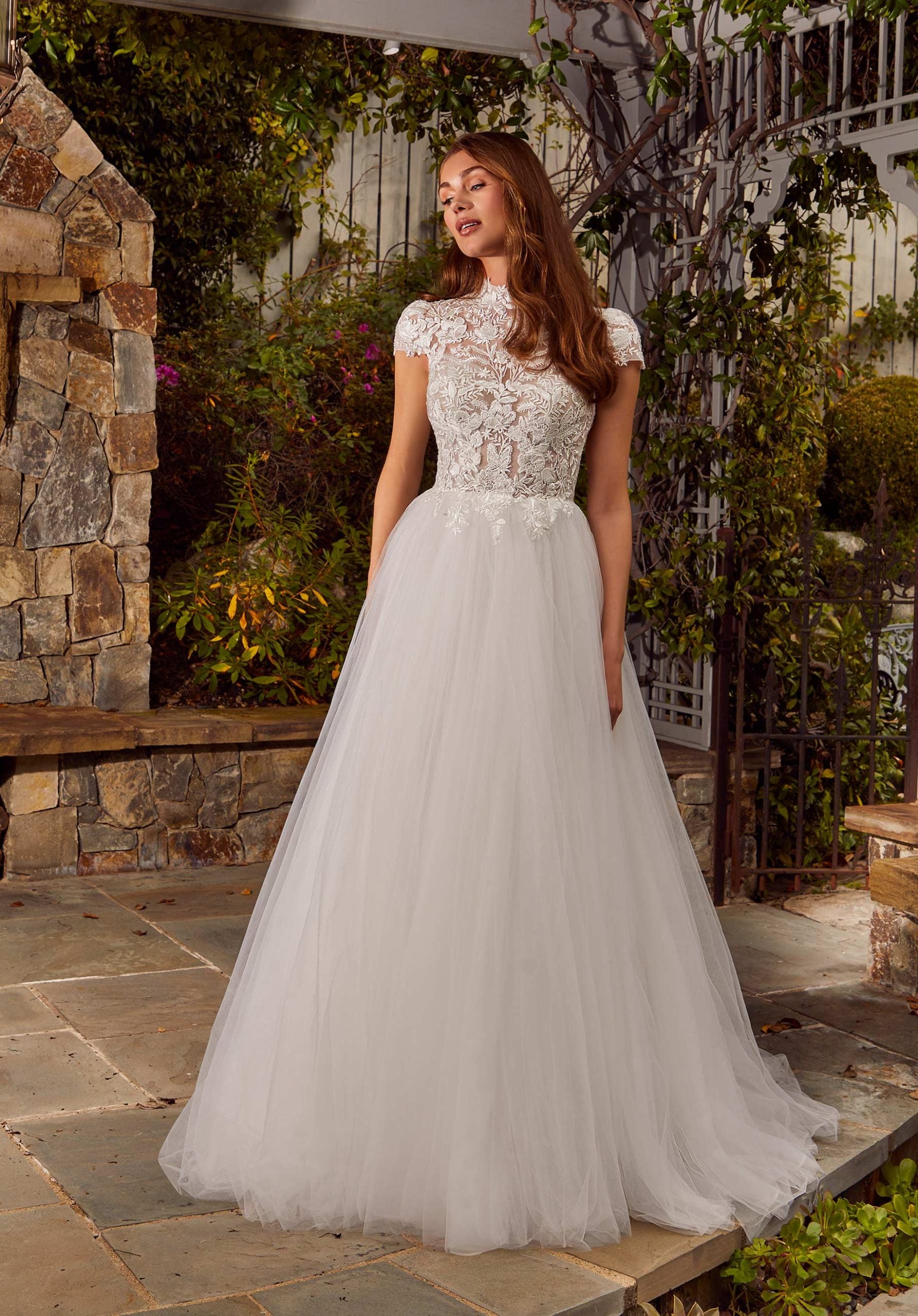 UNK-Raelynn image 0