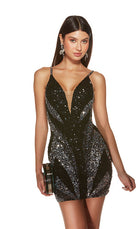 UNK-4884. Short, Plunging Neckline, Straight image 3