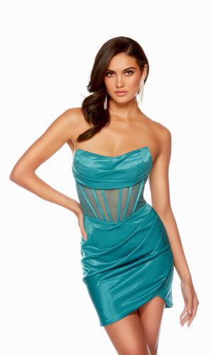 UNK-4713. Short, Strapless, Straight, Lace-up Back image 2