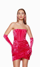 UNK-4692. Short, Strapless, Straight, Closed Back image 0