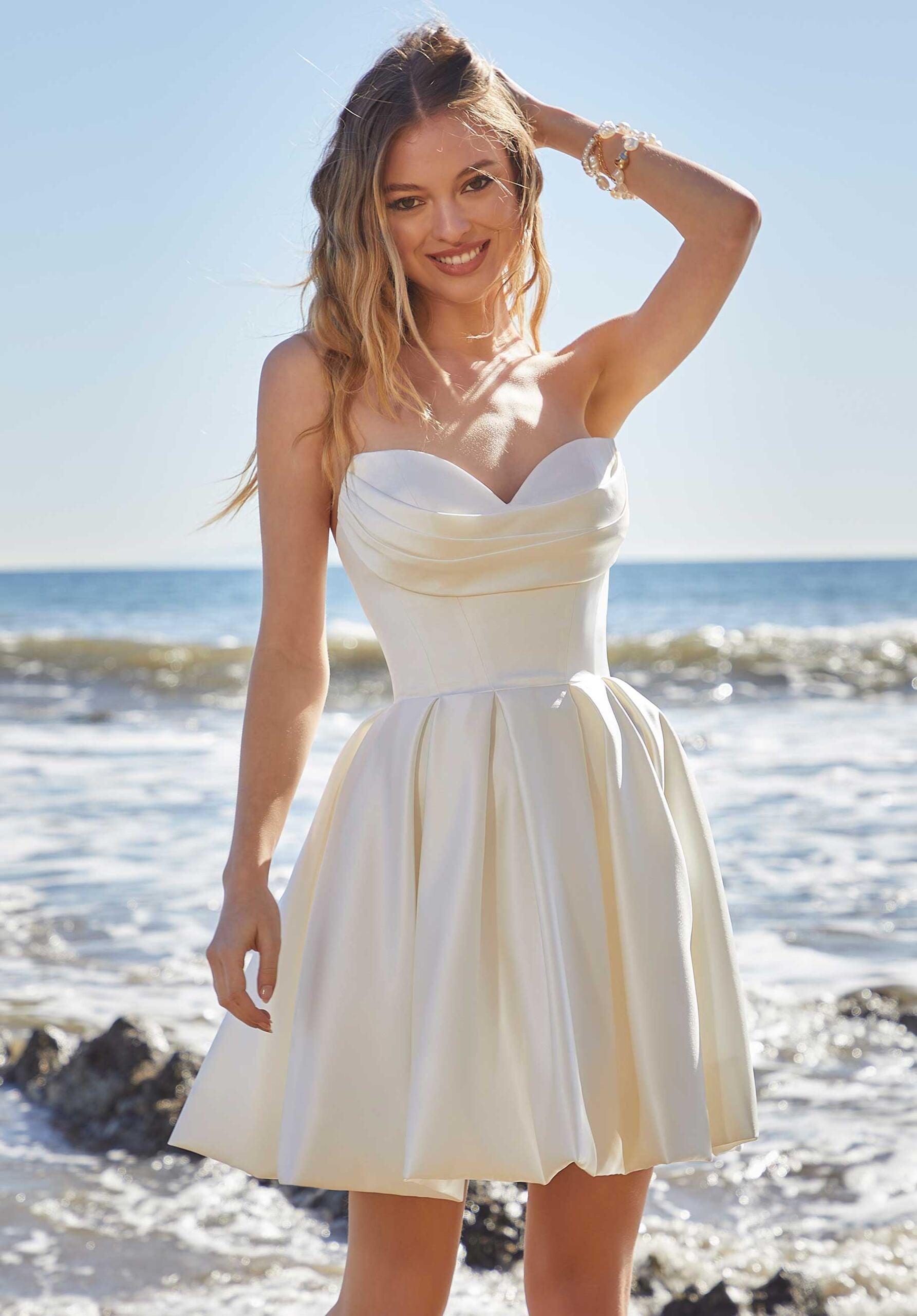 UNK-Lesley image 3