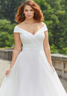 UNK-Essie image 1