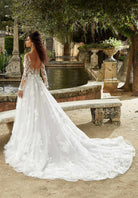 UNK-Farrah image 3