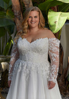 UNK-Leandra image 1