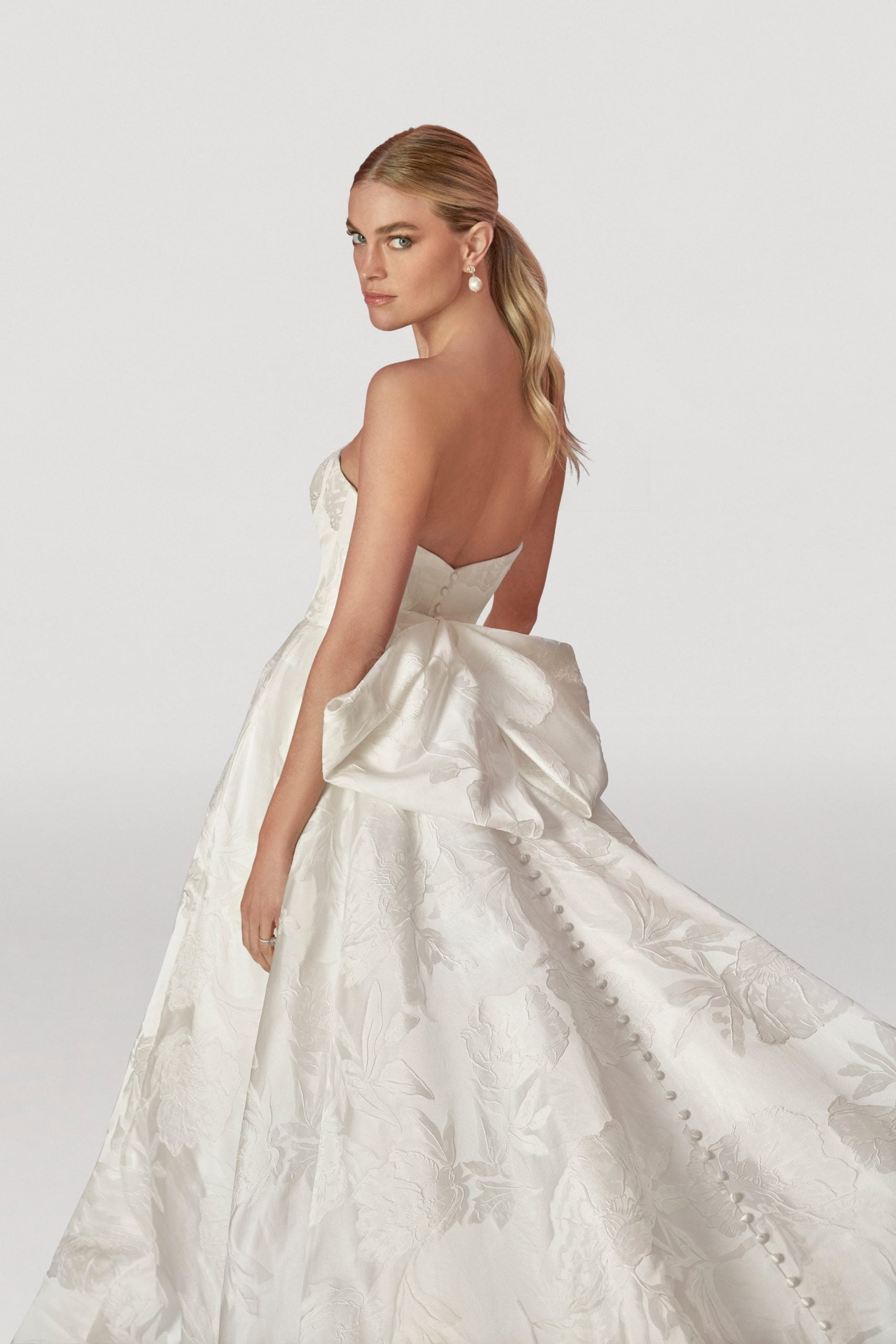 UNK-Gillian image 6