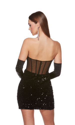 UNK-4792. Short, Sweetheart Neckline, Straight image 1