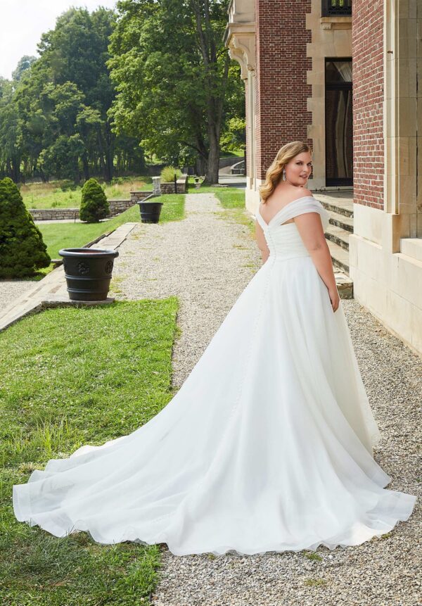 UNK-Evette - Image 3