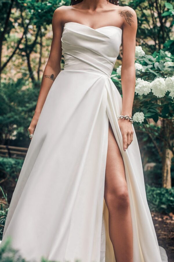UNK-Larissa - Image 2
