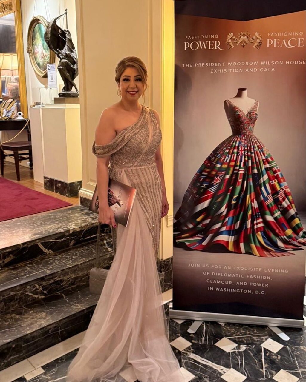 Instagram post from silhouette_dresses. This post is in position 0.
