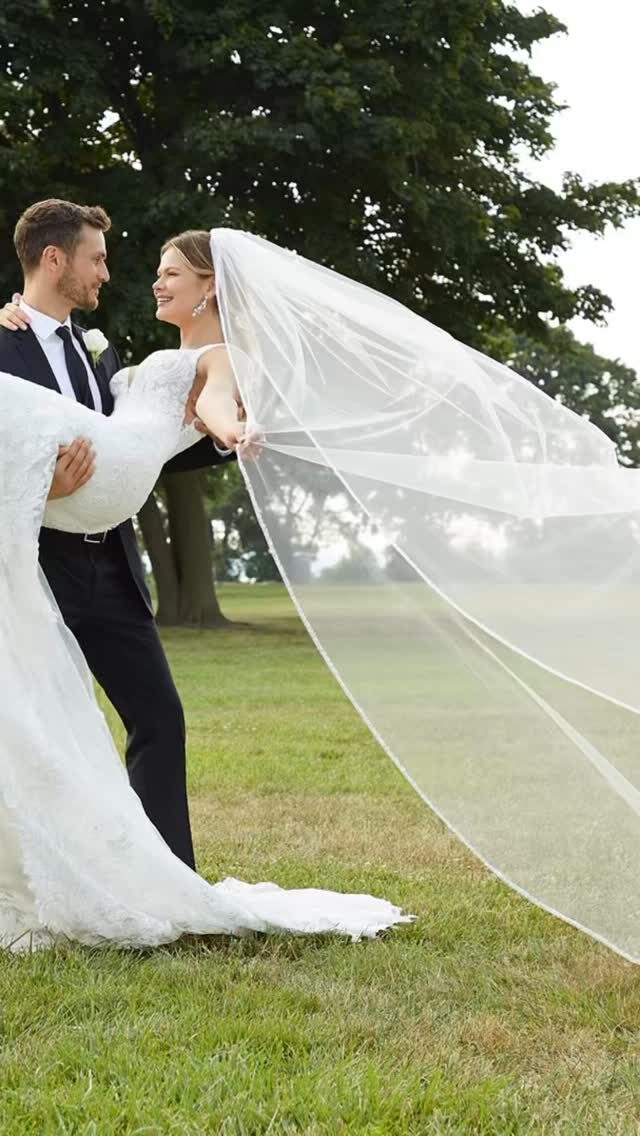 Instagram post from silhouette_dresses. This post is in position 0.